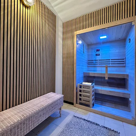 Villa Hideaway With Heated Pool, Sauna & Bikes