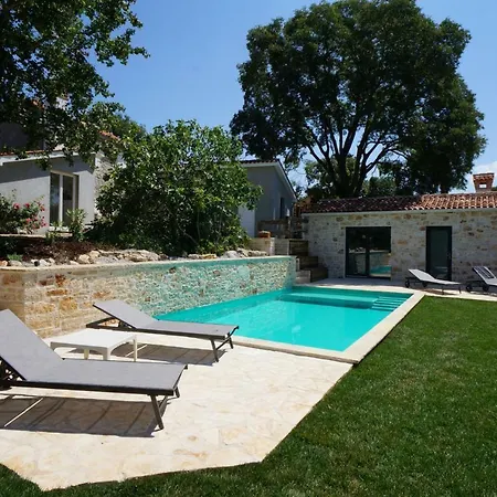 Villa Villa Hideaway With Heated Pool, Sauna & Bikes