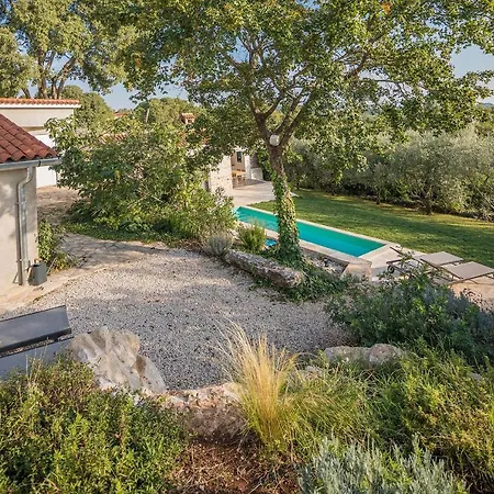 Villa Villa Hideaway With Heated Pool, Sauna & Bikes