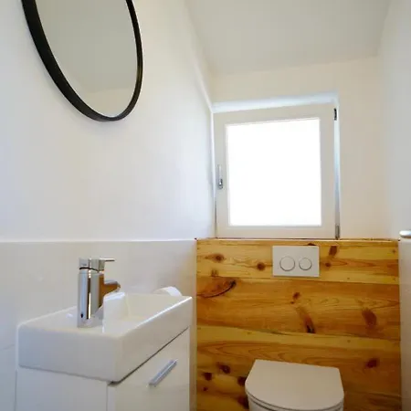 Hideaway With Heated Pool, Sauna & Bikes Vizinada