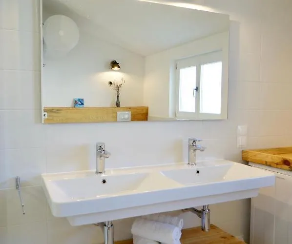 Hideaway With Heated Pool, Sauna & Bikes Villa Vizinada