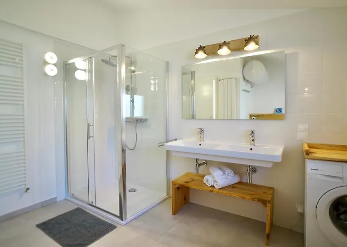 Hideaway With Heated Pool, Sauna & Bikes Villa