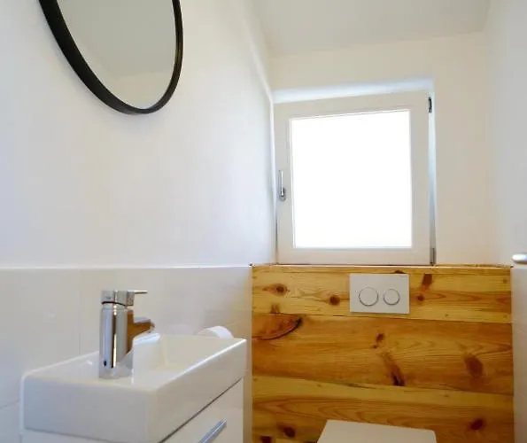 Hideaway With Heated Pool, Sauna & Bikes Vizinada