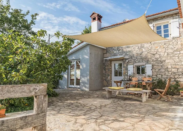 Villa Hideaway With Heated Pool, Sauna & Bikes *