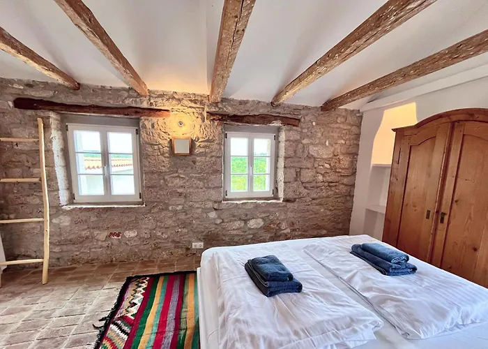 Hideaway With Heated Pool, Sauna & Bikes Villa Vizinada