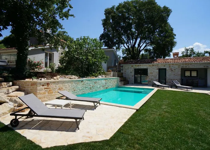 Villa Hideaway With Heated Pool, Sauna & Bikes