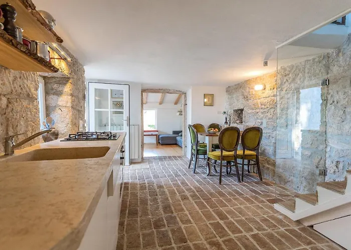 Hideaway With Heated Pool, Sauna & Bikes * Vizinada