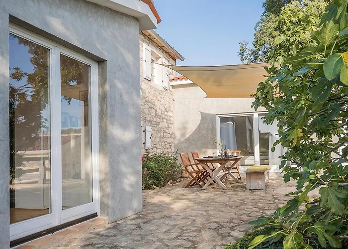 Hideaway With Heated Pool, Sauna & Bikes Villa