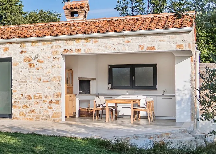 Villa Hideaway With Heated Pool, Sauna & Bikes *