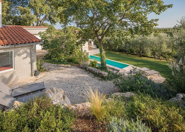 Villa Hideaway With Heated Pool, Sauna & Bikes