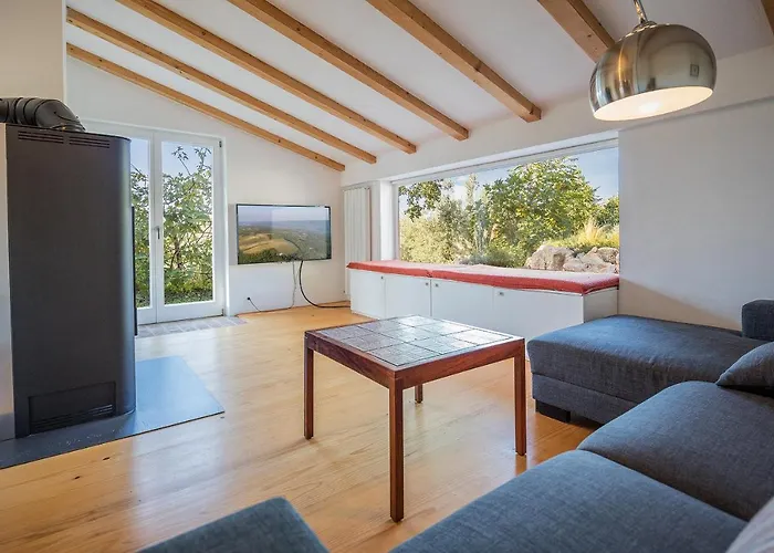 Hideaway With Heated Pool, Sauna & Bikes *